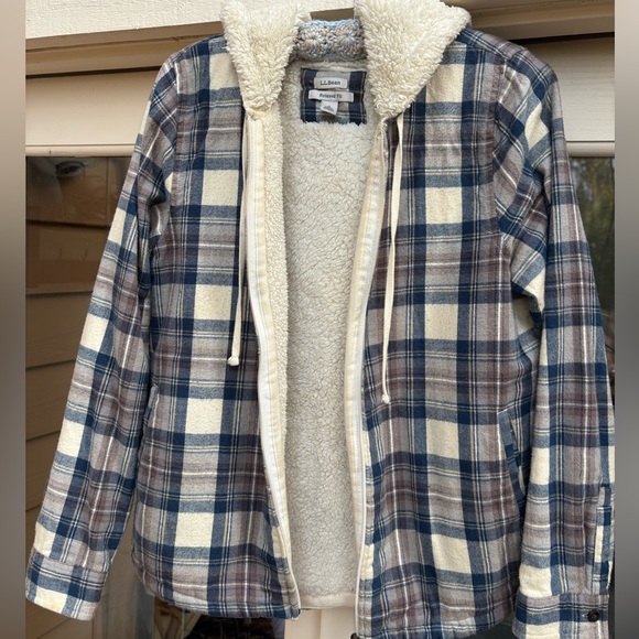 L.L. Bean Women's Scotch Plaid Flannel Shirt, Sherpa-Lined Zip Hoodie - Picture 2 of 8